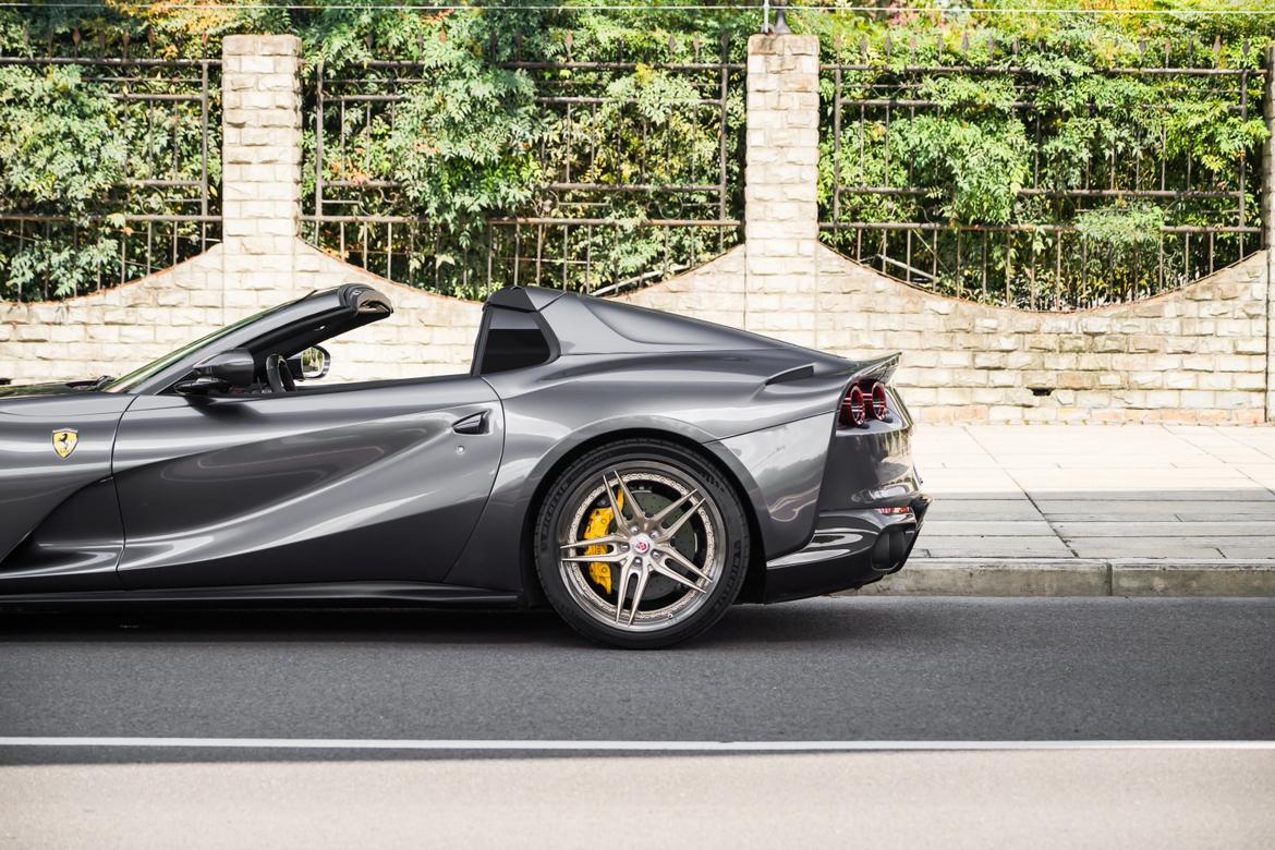Ferrari 812 2020 thumb 9