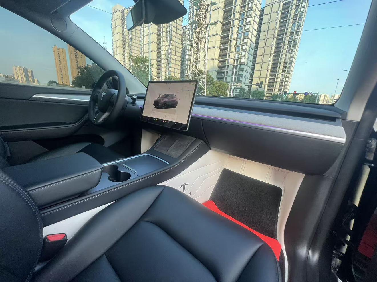 Tesla Model Y 2024 thumb 8