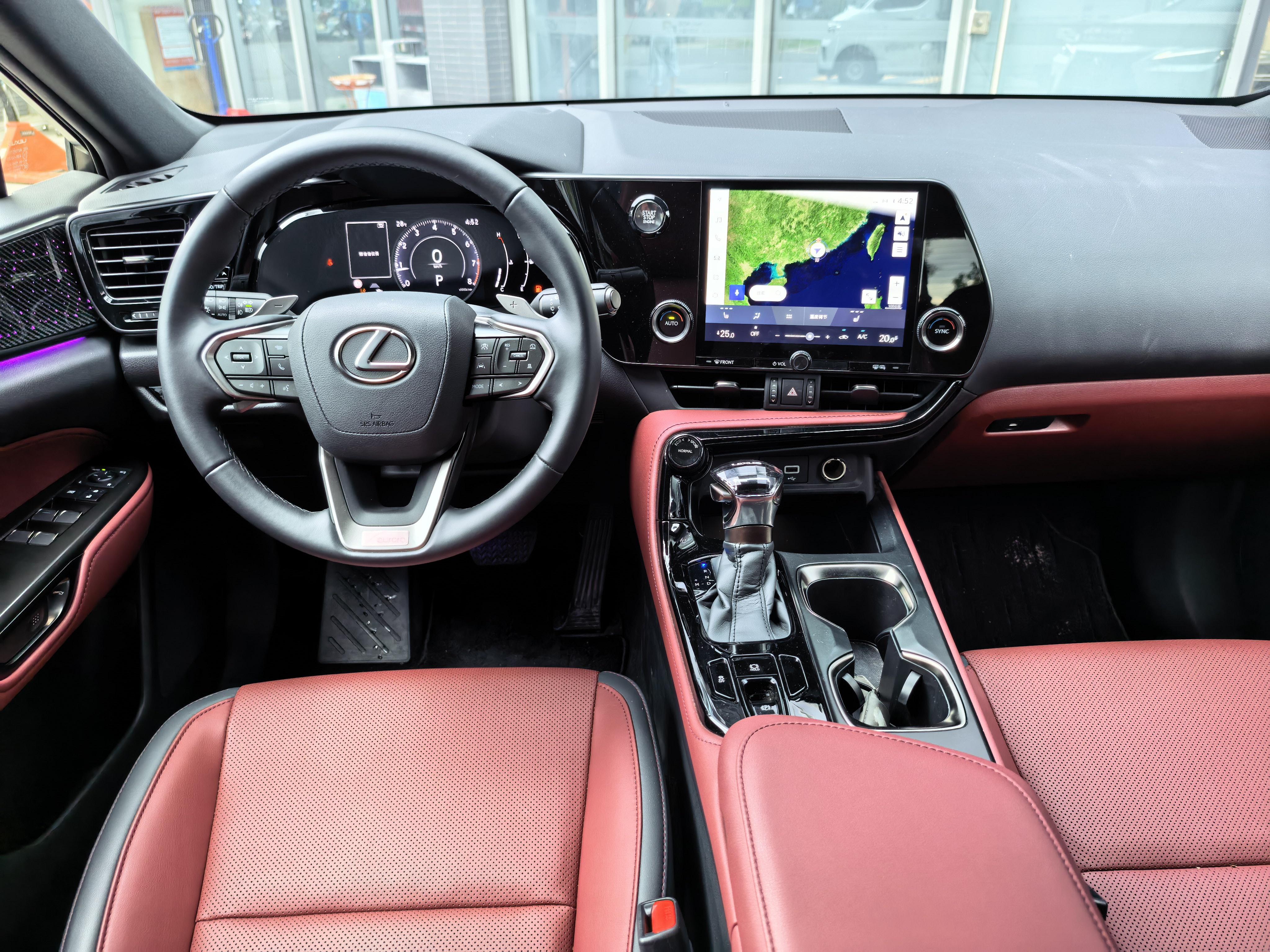 Lexus NX 2025 thumb 12