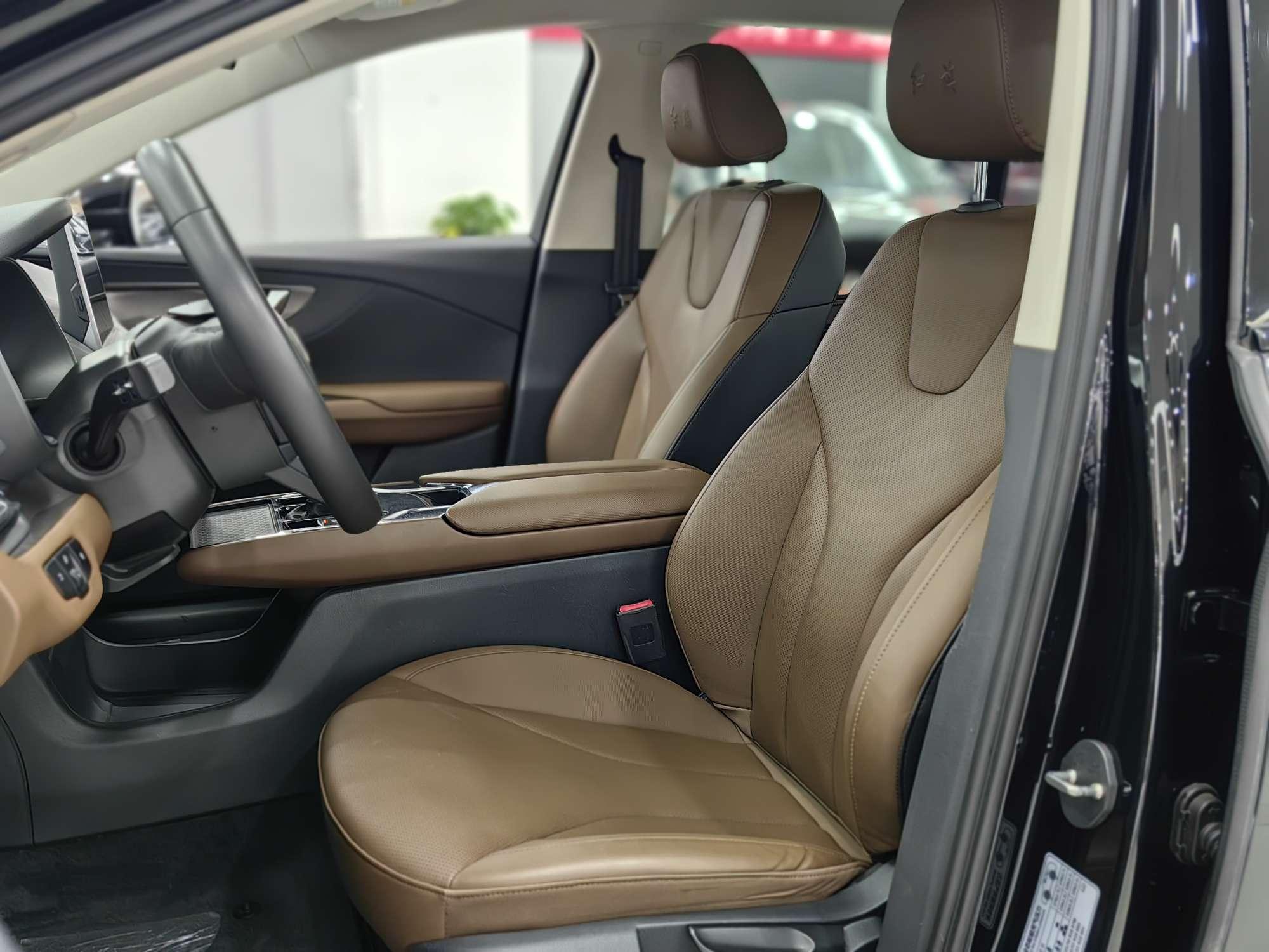 Hongqi E-QM5 2022 thumb 7