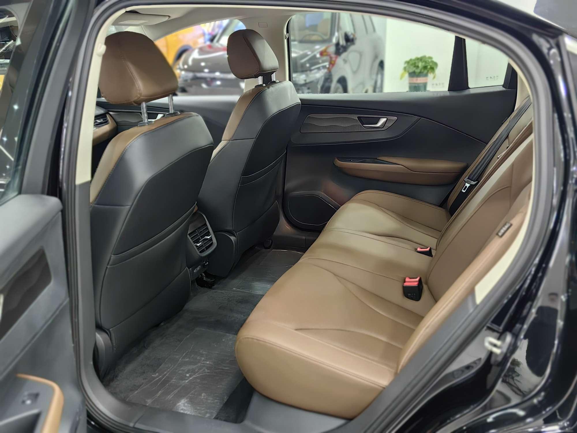 Hongqi E-QM5 2022 thumb 8