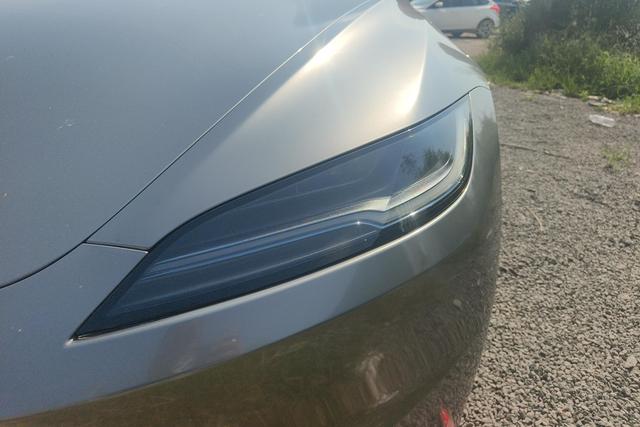 Tesla Model 3 2023 thumb 5