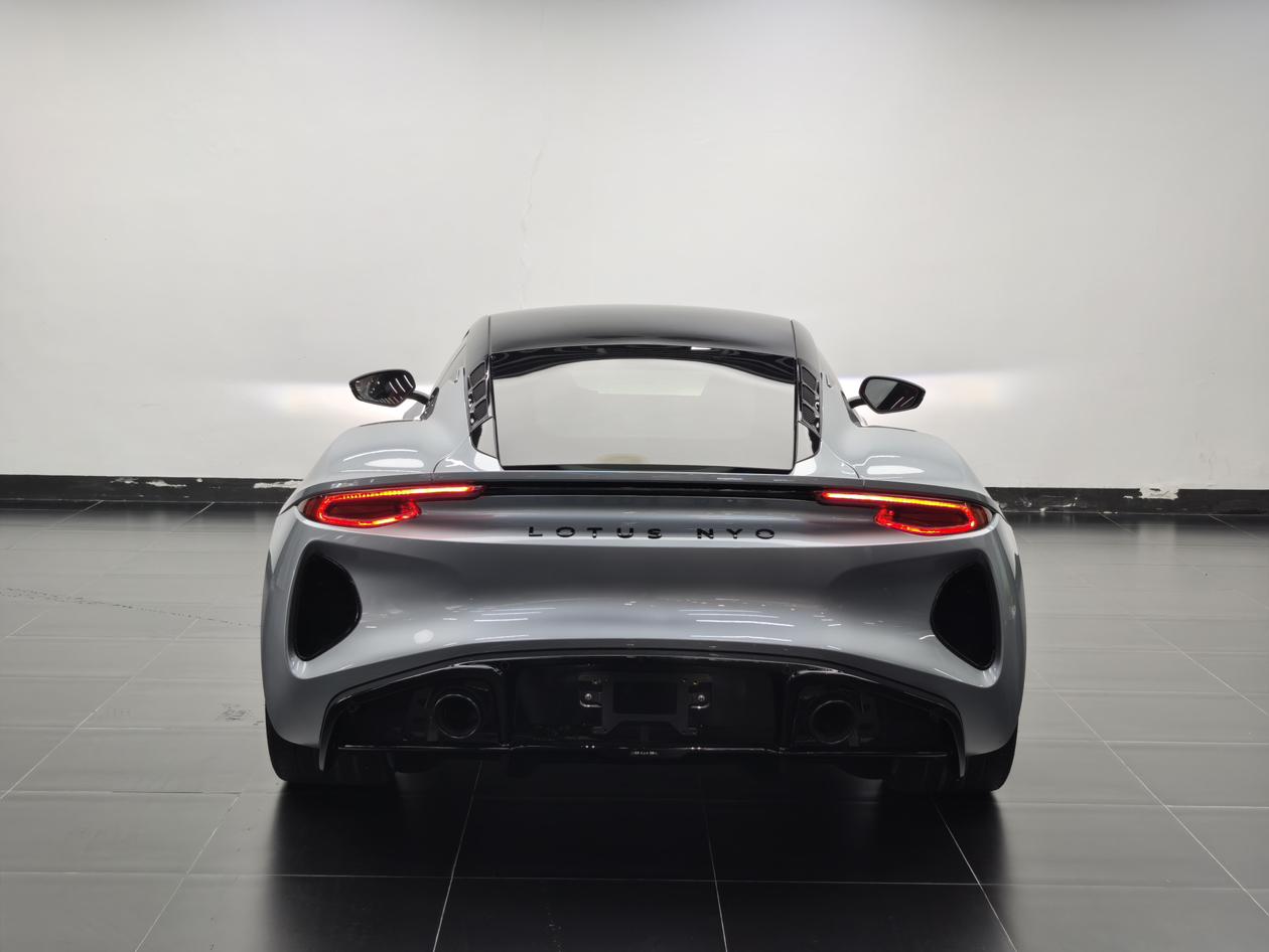 Lotus Emira 2022 thumb 2