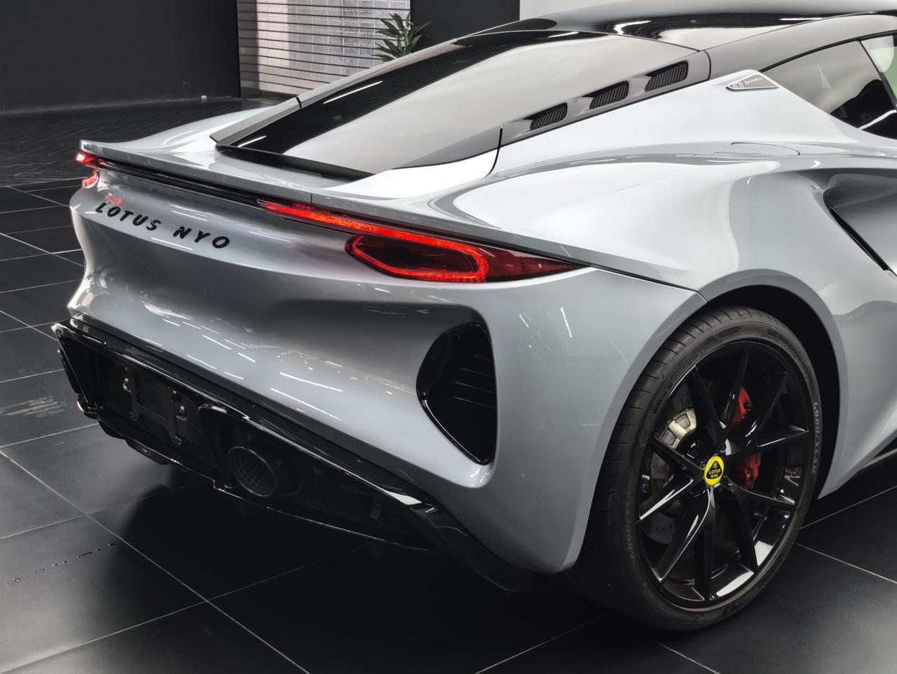 Lotus Emira 2022 thumb 11