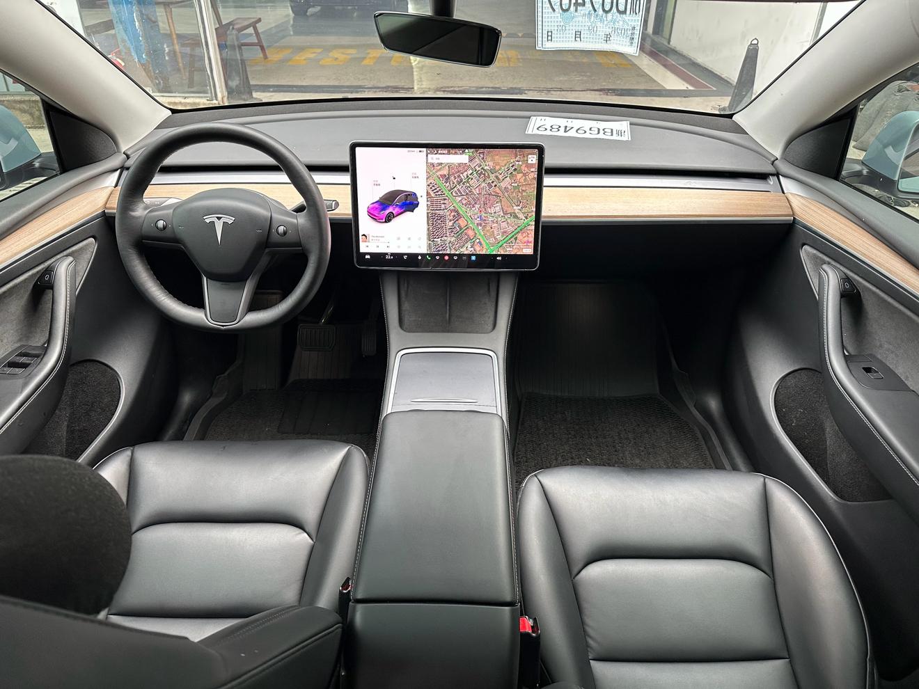 Tesla Model Y 2021 thumb 7