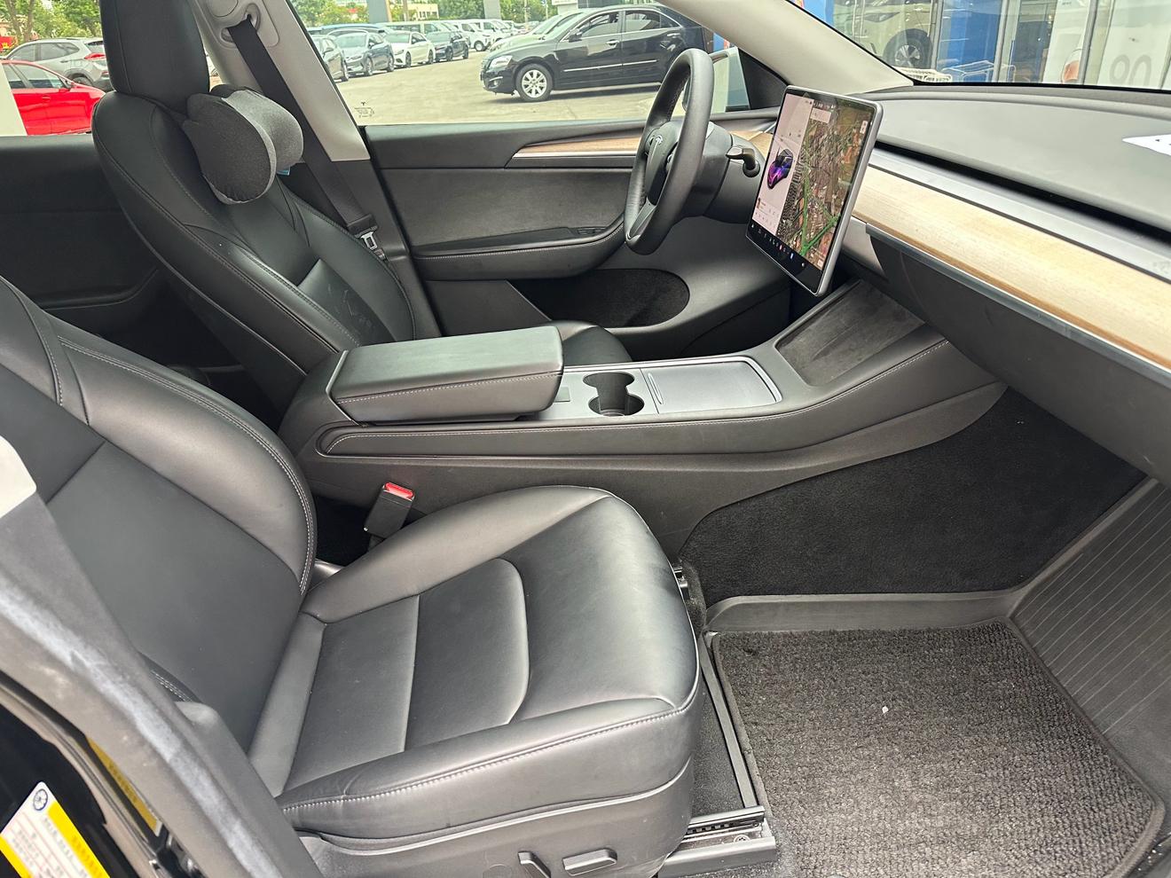Tesla Model Y 2021 thumb 9