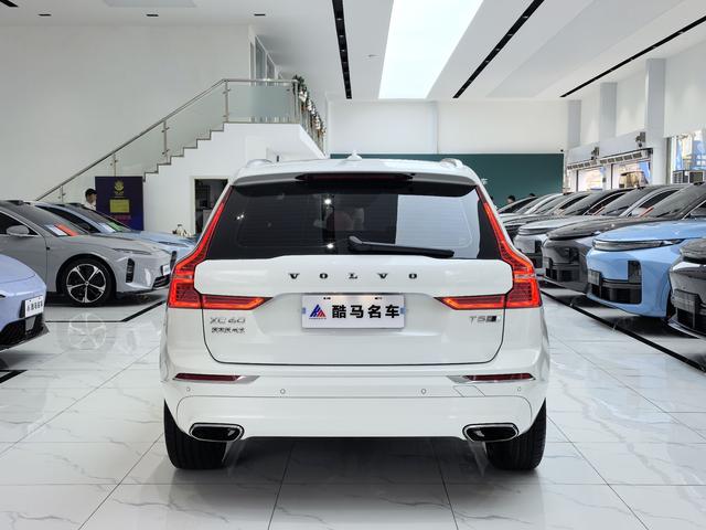 Volvo XC60 2020 thumb 3