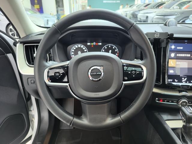 Volvo XC60 2020 thumb 12