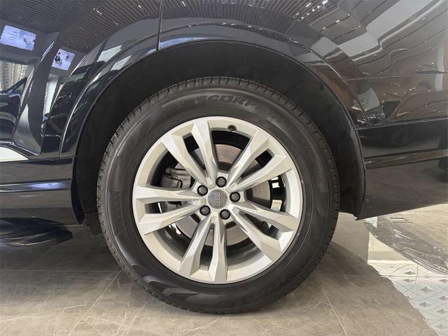 Audi Q7 2019 thumb 4