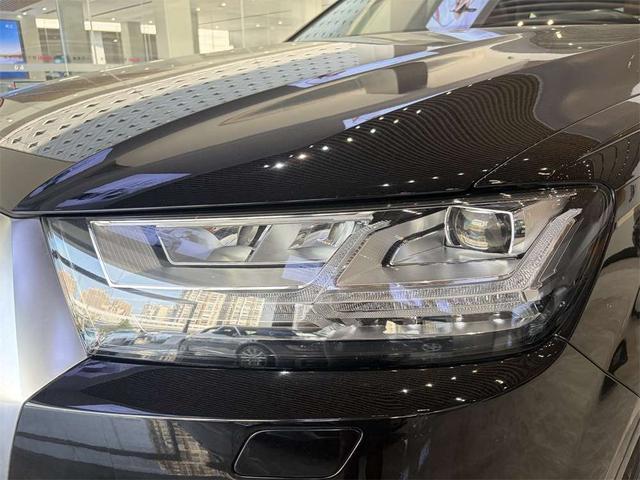 Audi Q7 2019 thumb 6