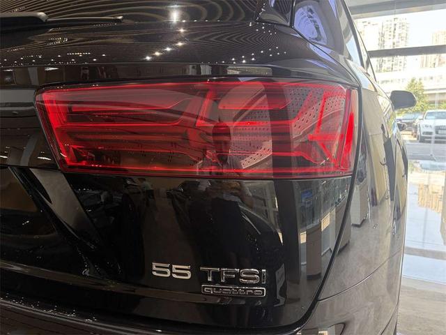 Audi Q7 2019 thumb 7