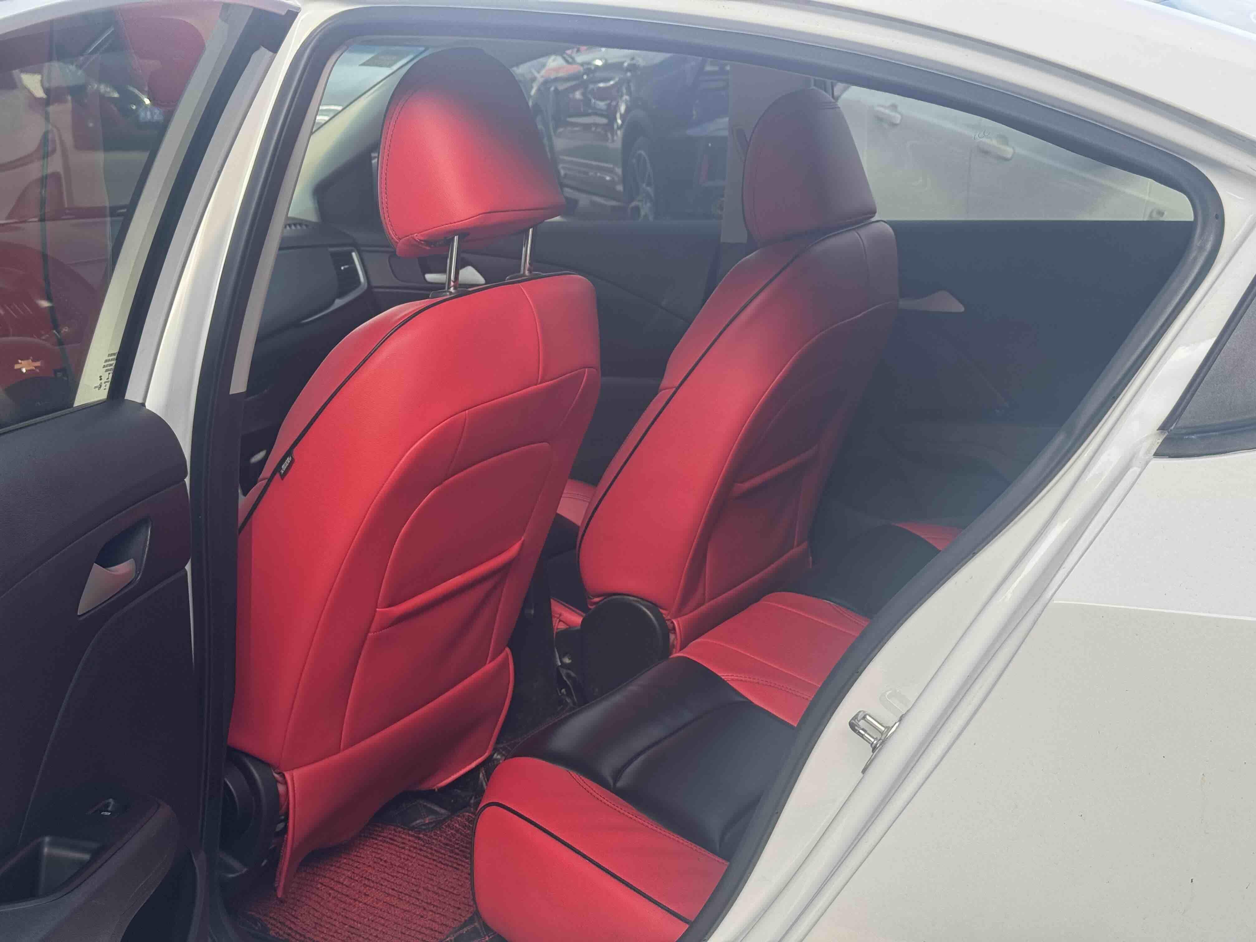 Chevrolet Cavalier 2018 thumb 7