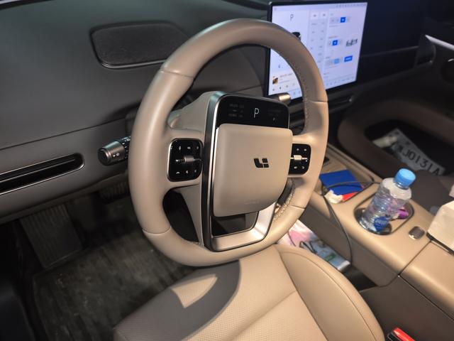 Lixiang (Li Auto) i6 2025 thumb 5