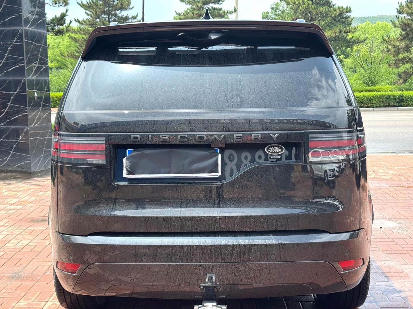 Land Rover Discovery 2023 thumb 3