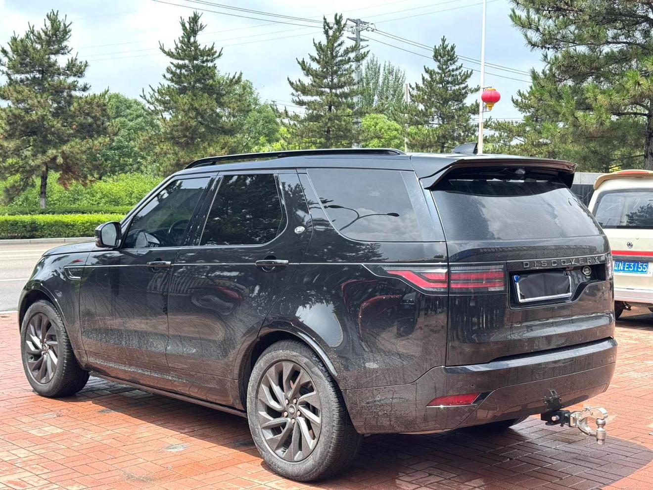 Land Rover Discovery 2023 thumb 11
