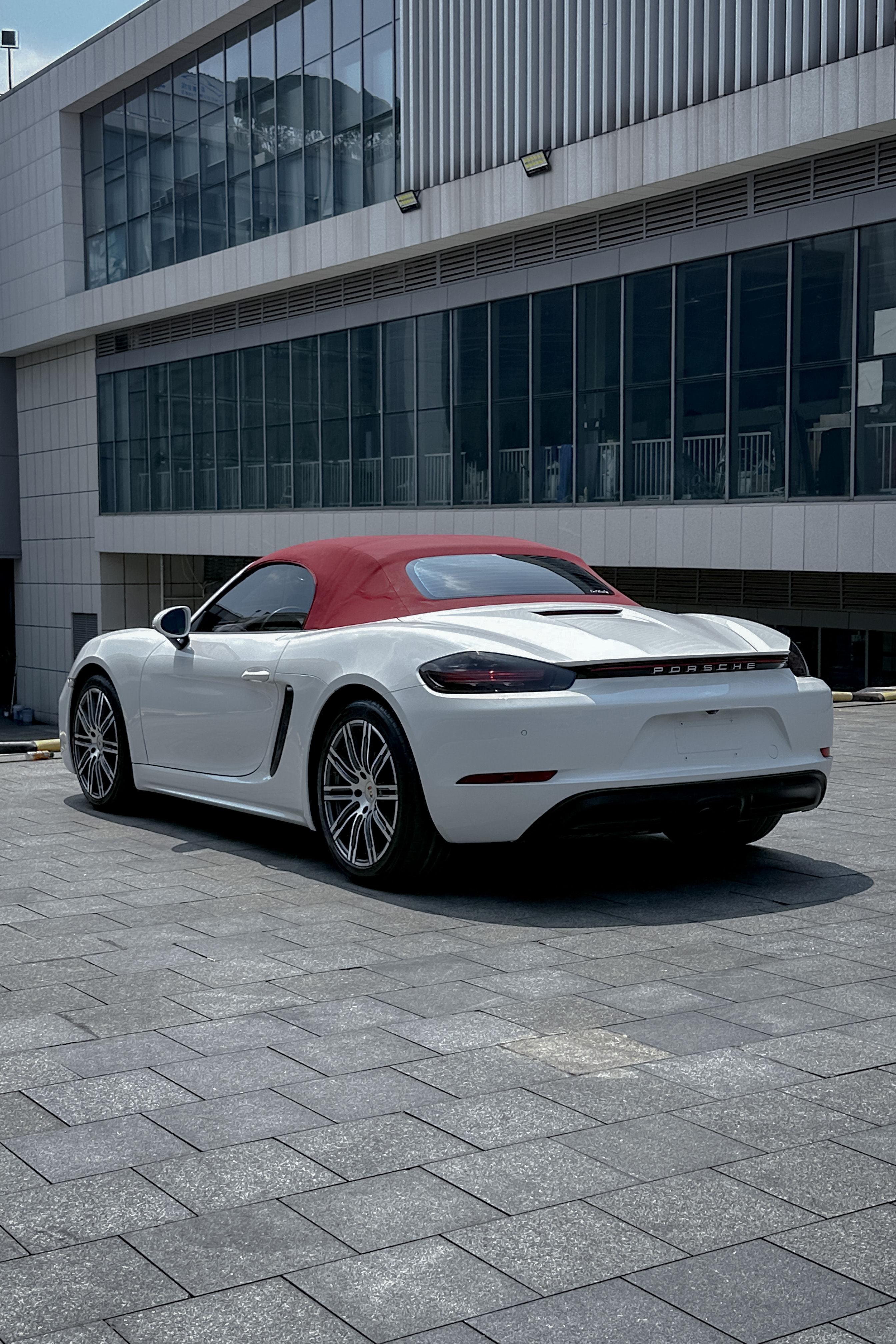Porsche 718 2018 thumb 2