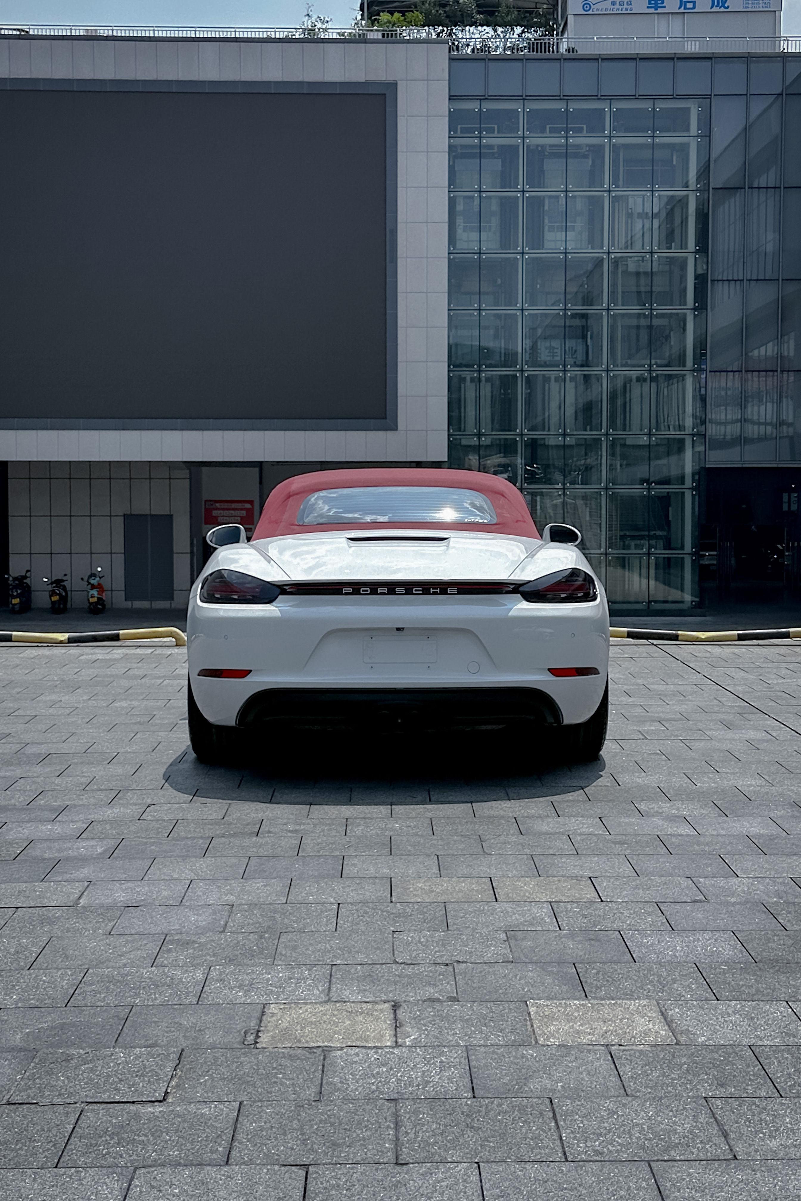 Porsche 718 2018 thumb 3