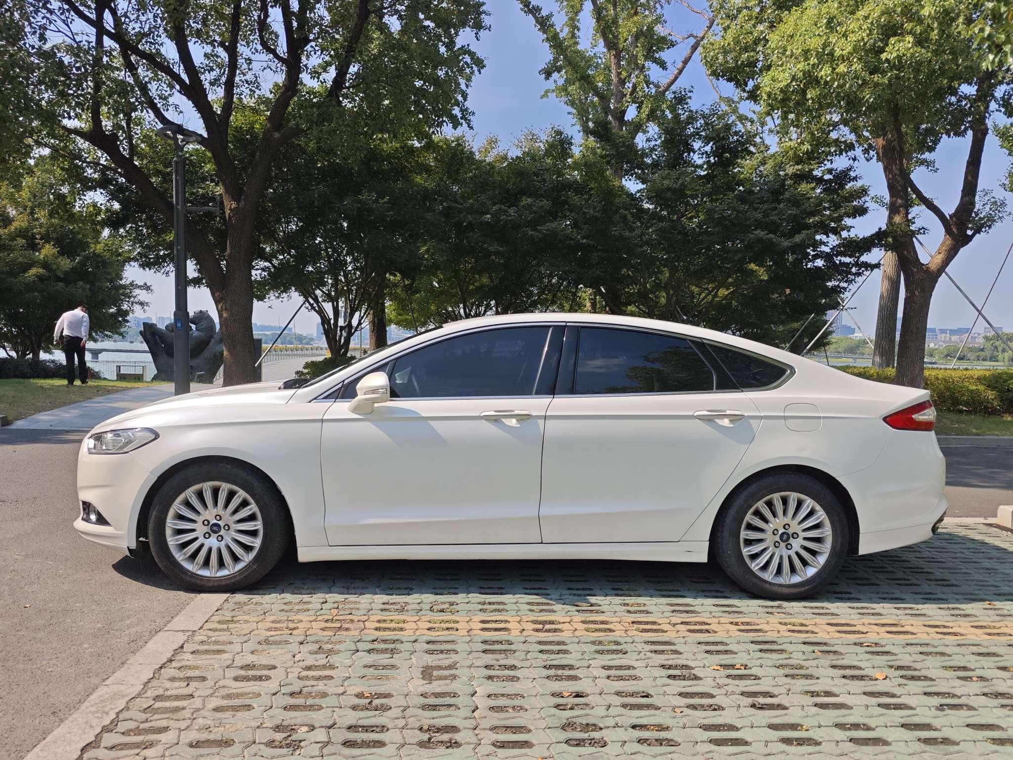 Ford Mondeo 2013 thumb 2