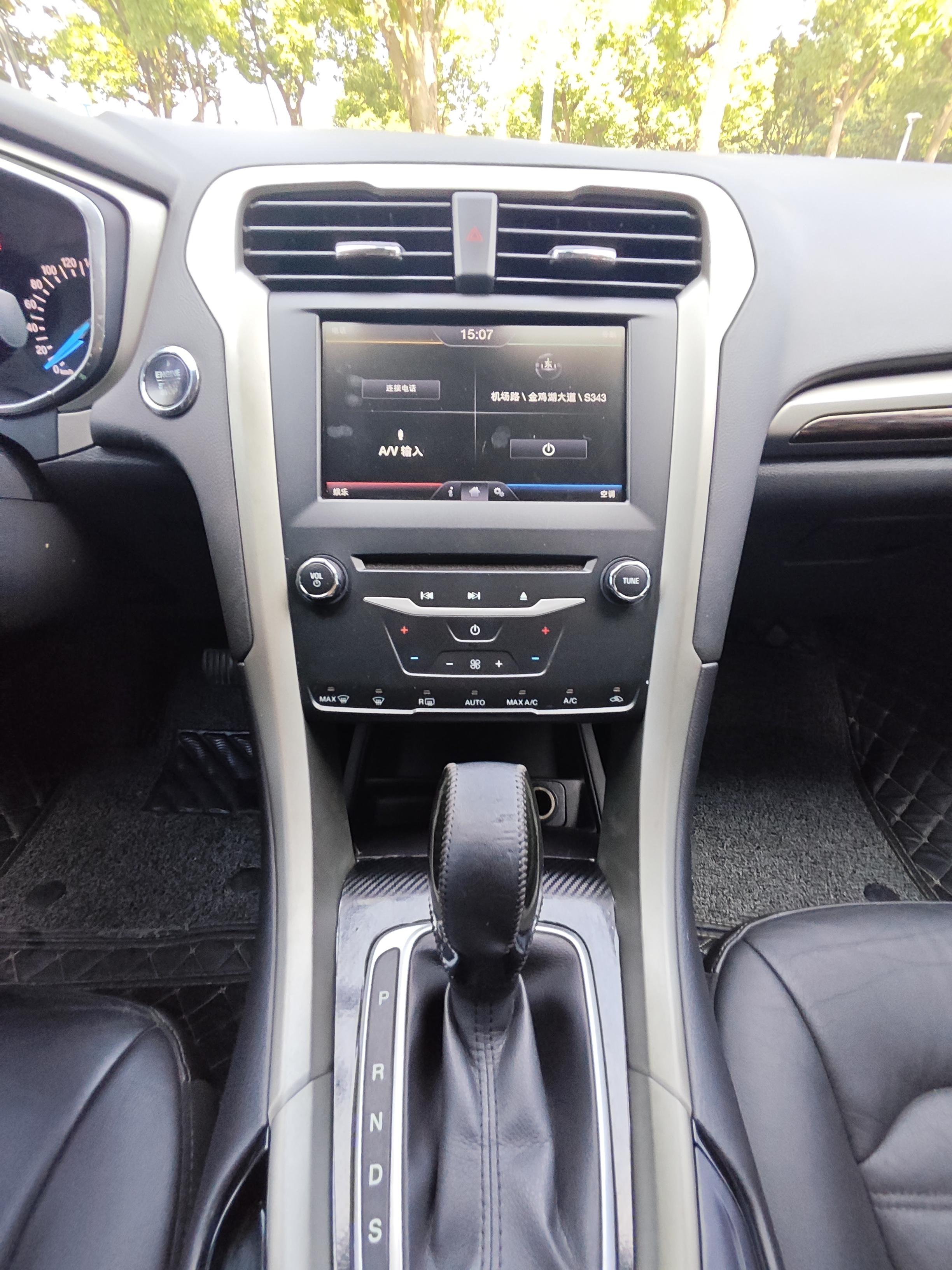 Ford Mondeo 2013 thumb 8