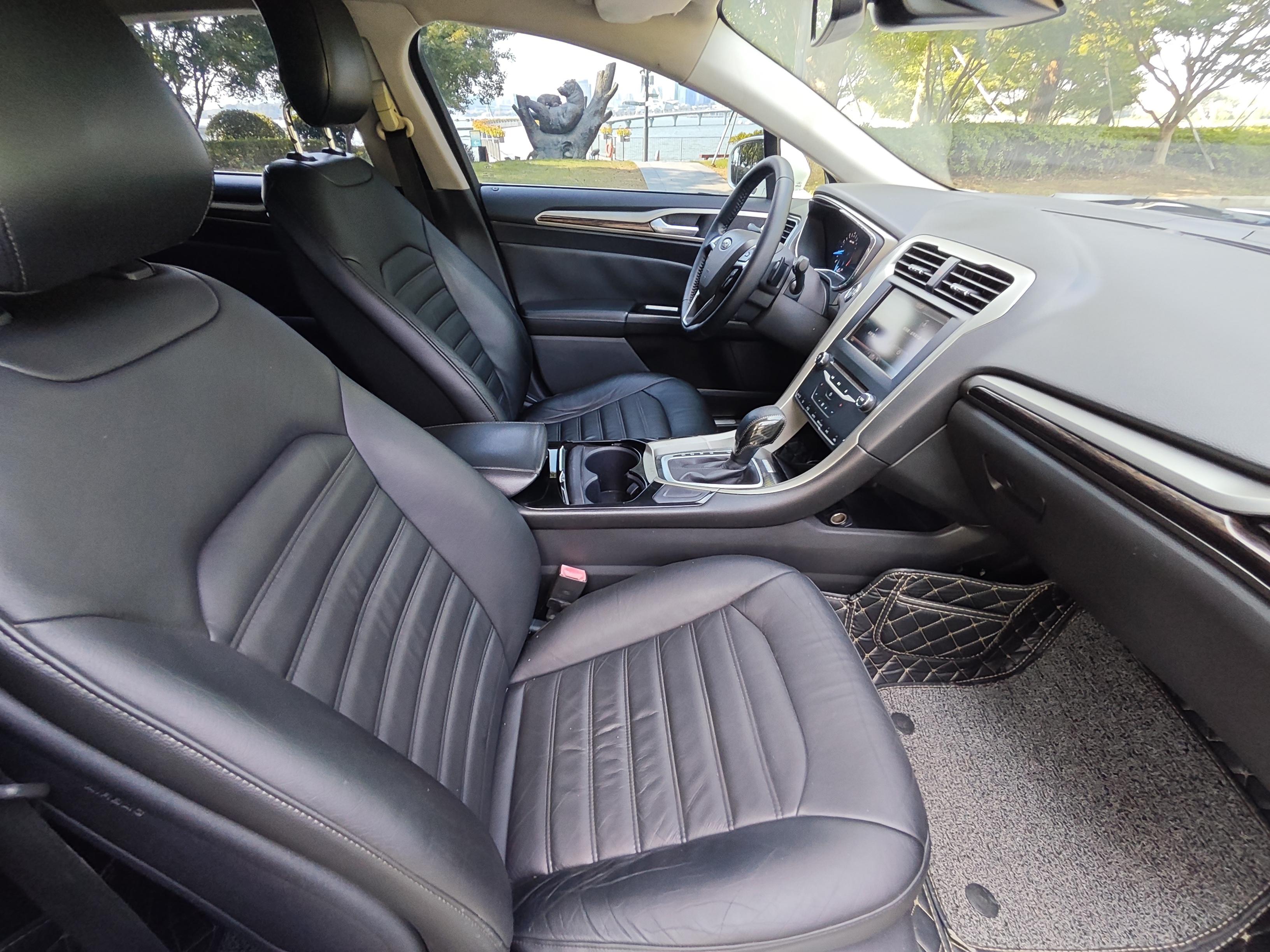 Ford Mondeo 2013 thumb 10