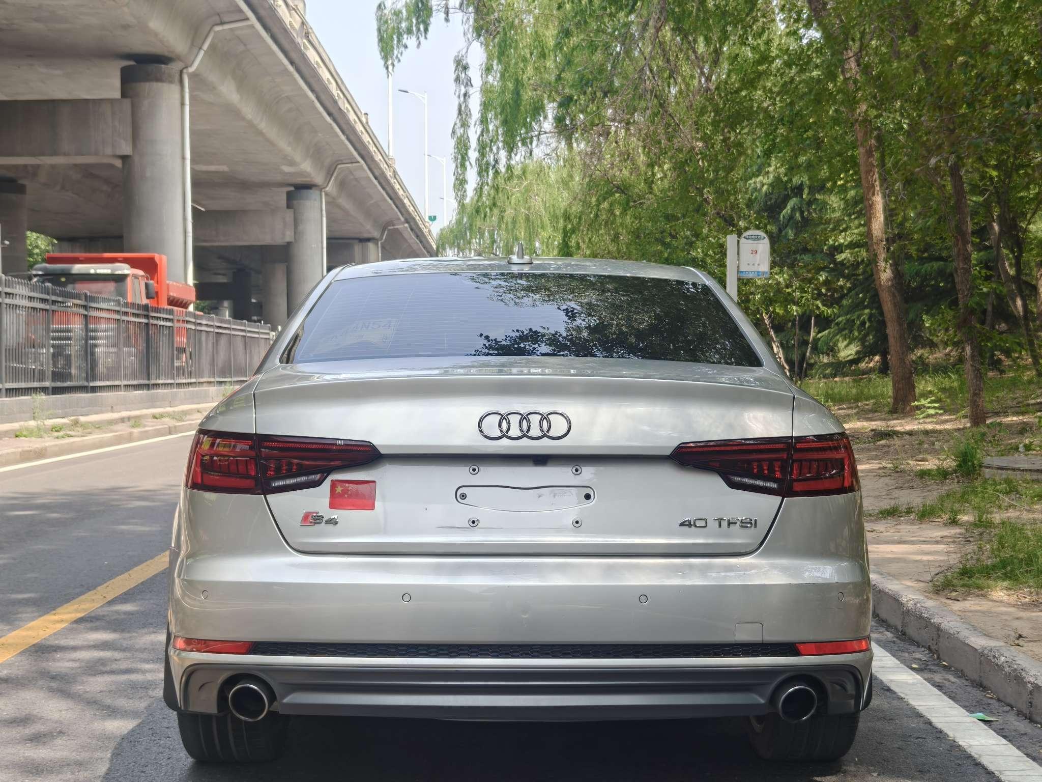 Audi A4 2018 thumb 12