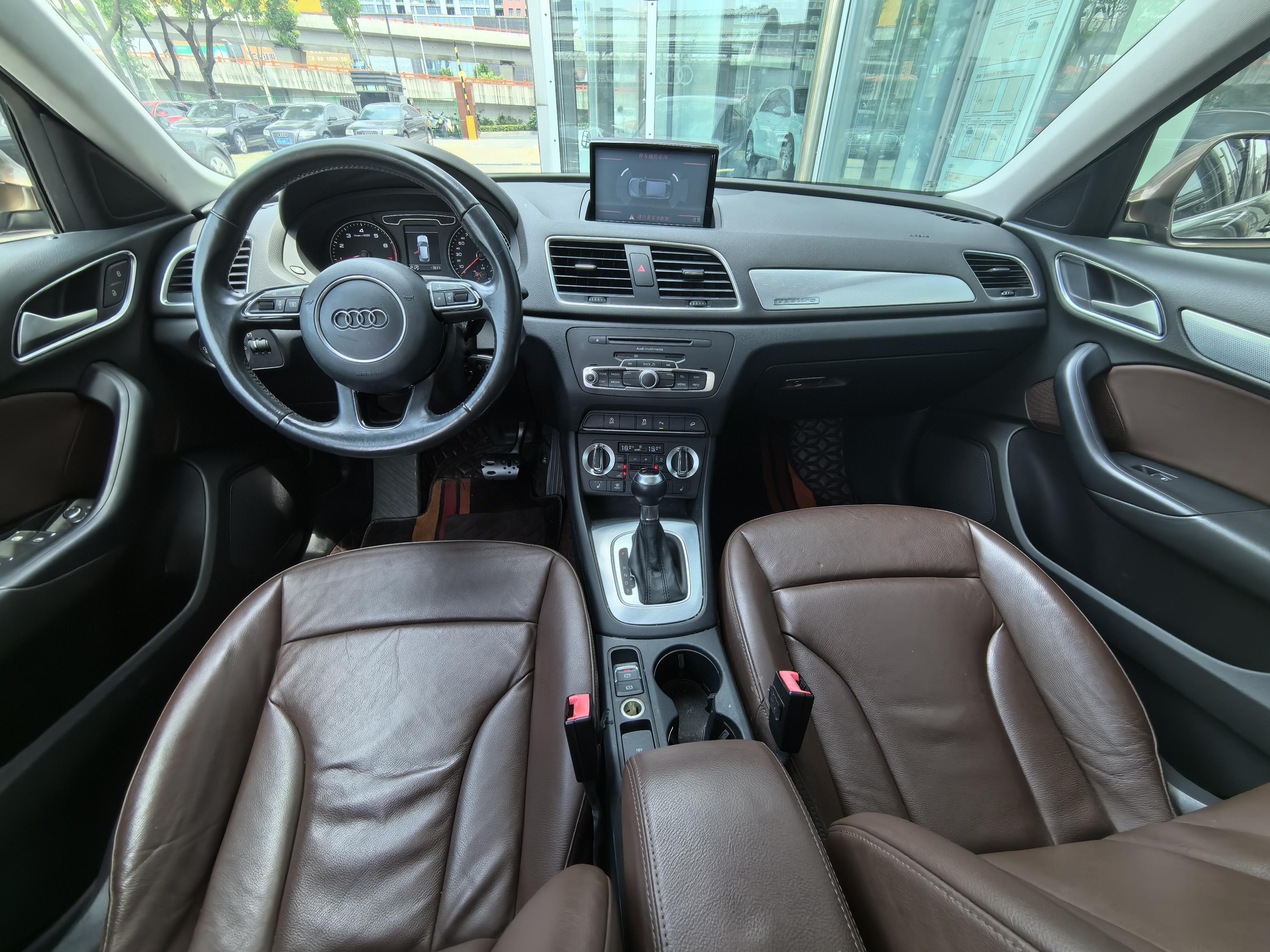 Audi Q3 2015 thumb 5