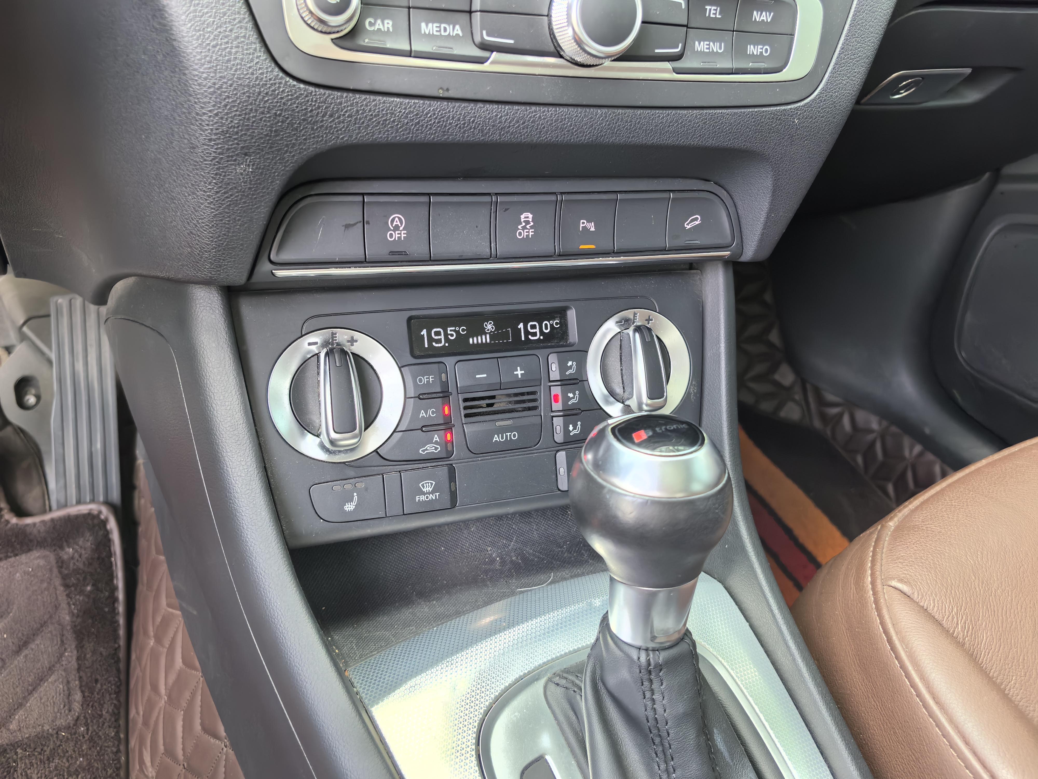 Audi Q3 2015 thumb 7