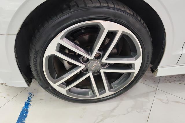 Audi A3 2019 thumb 7