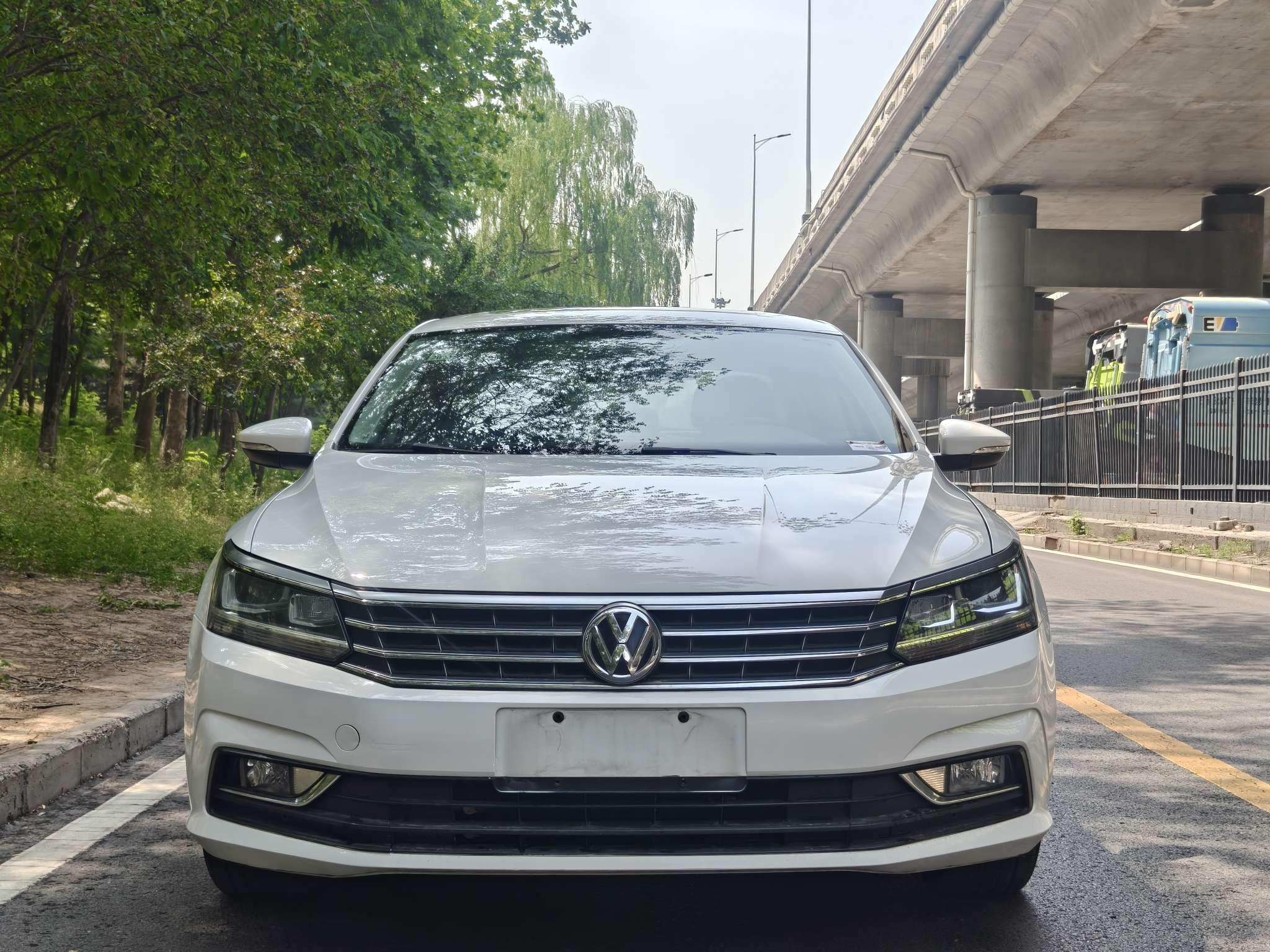 Volkswagen Passat (North America and China) 2017 thumb 9