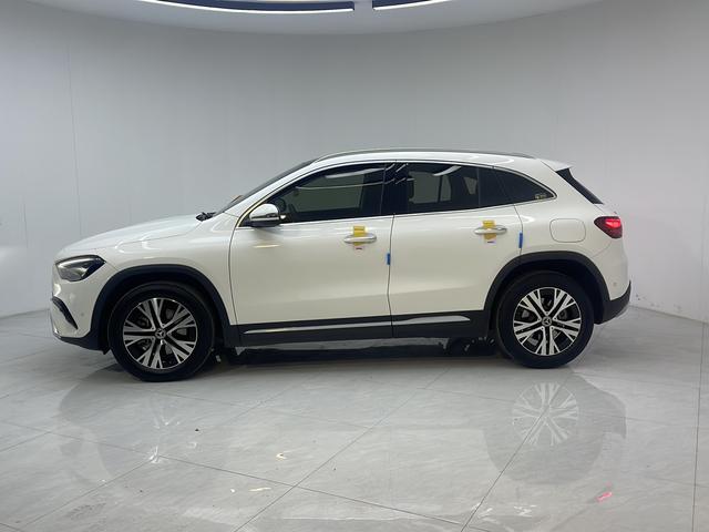 Mercedes-Benz GLA 2024 thumb 2