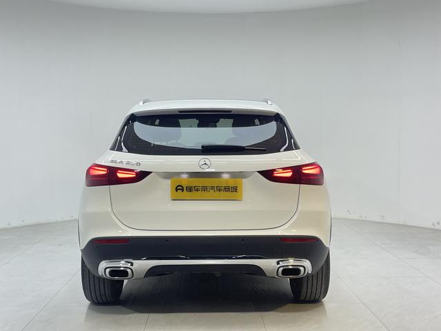 Mercedes-Benz GLA 2024 thumb 4