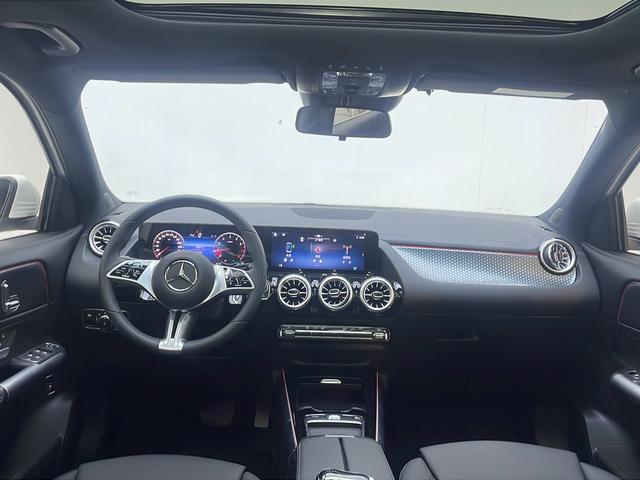 Mercedes-Benz GLA 2024 thumb 12
