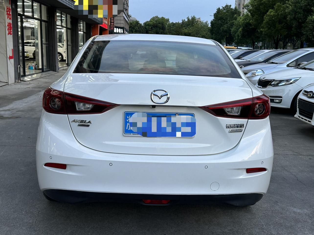 Mazda 3 2017 thumb 3