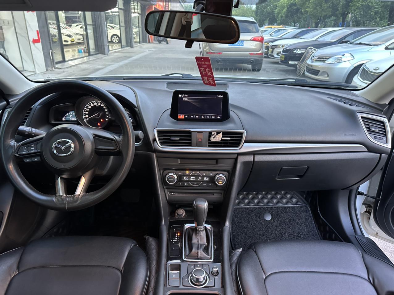Mazda 3 2017 thumb 6