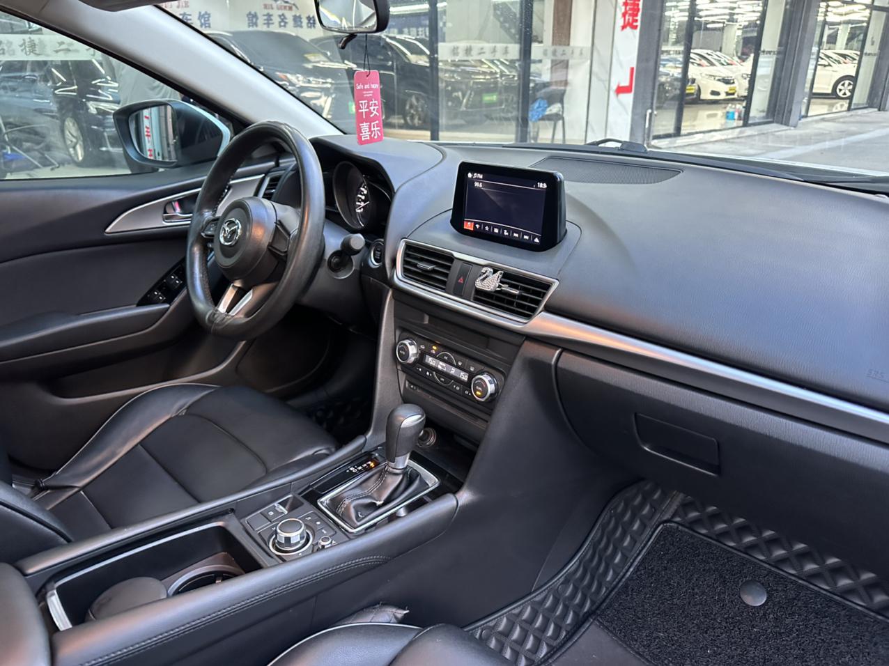 Mazda 3 2017 thumb 7