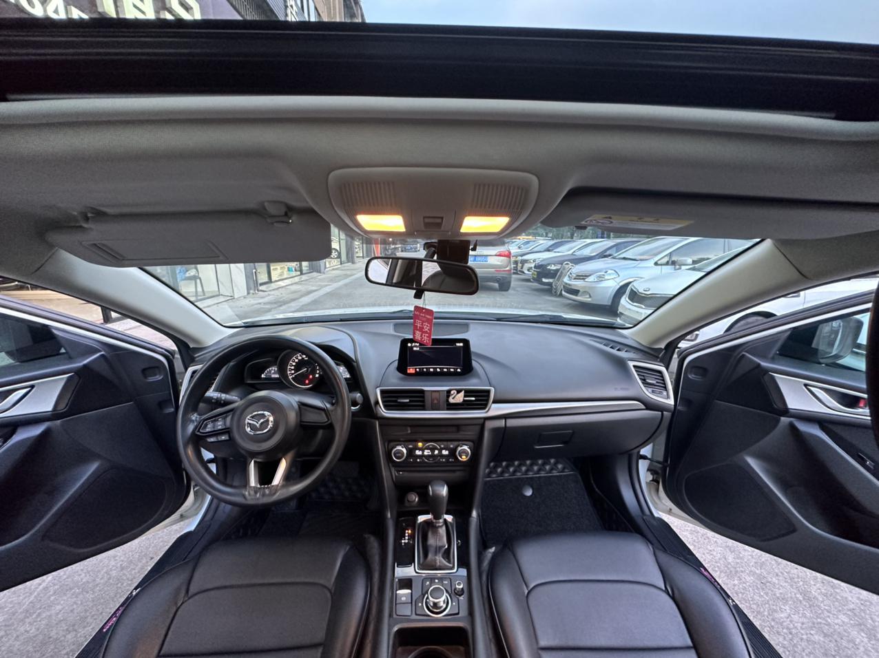 Mazda 3 2017 thumb 8
