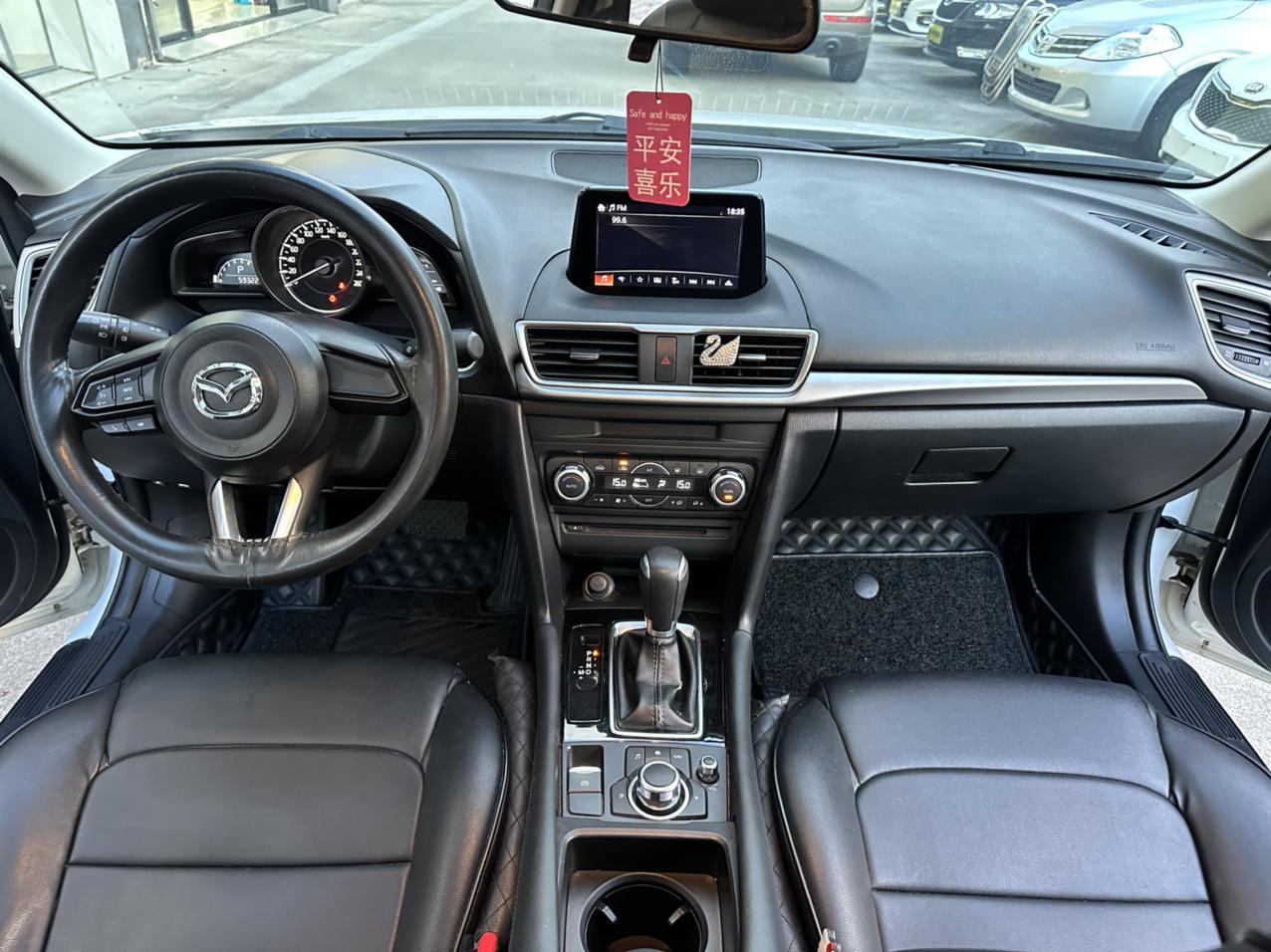 Mazda 3 2017 thumb 9
