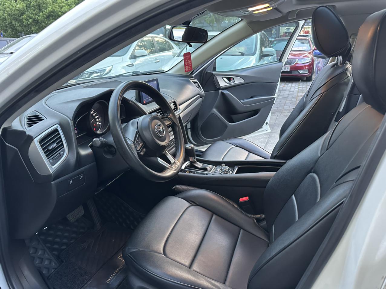 Mazda 3 2017 thumb 11
