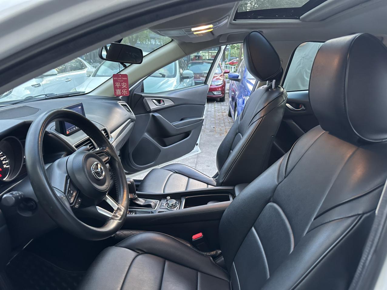 Mazda 3 2017 thumb 12
