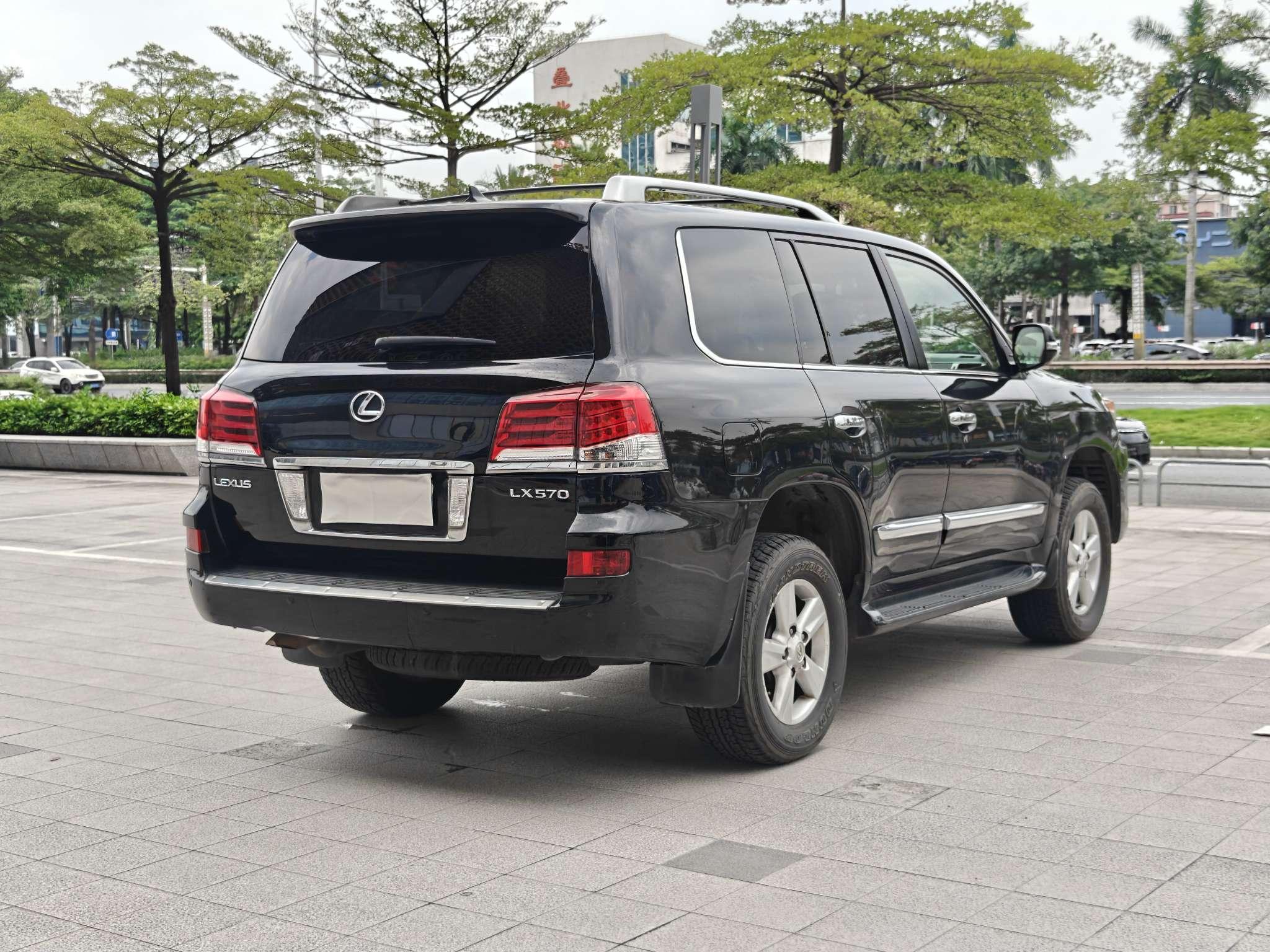 Lexus LX 2012 thumb 3