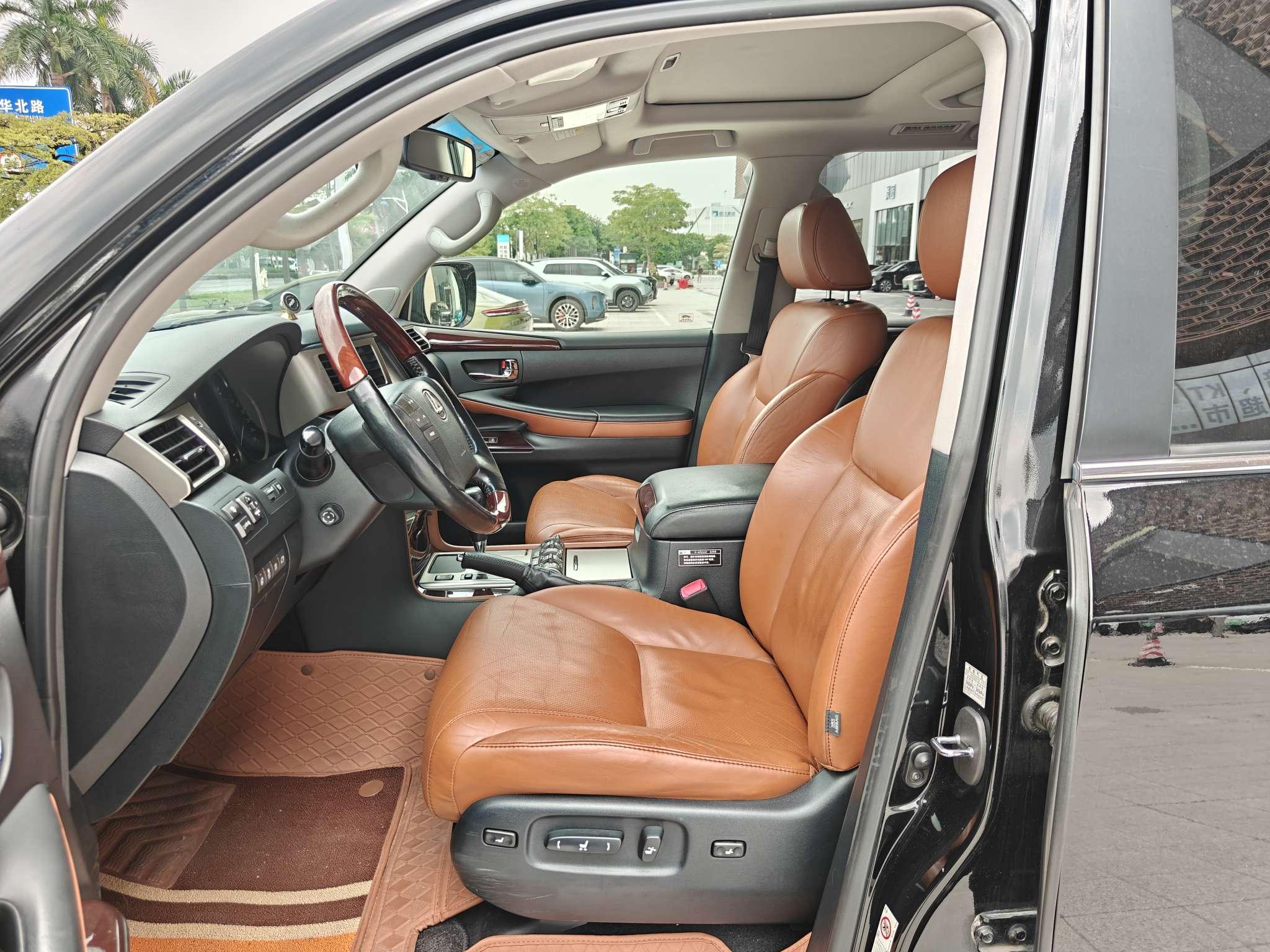 Lexus LX 2012 thumb 10