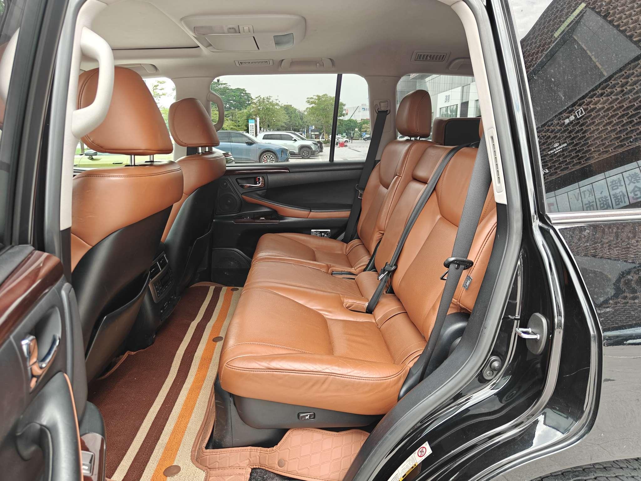 Lexus LX 2012 thumb 11