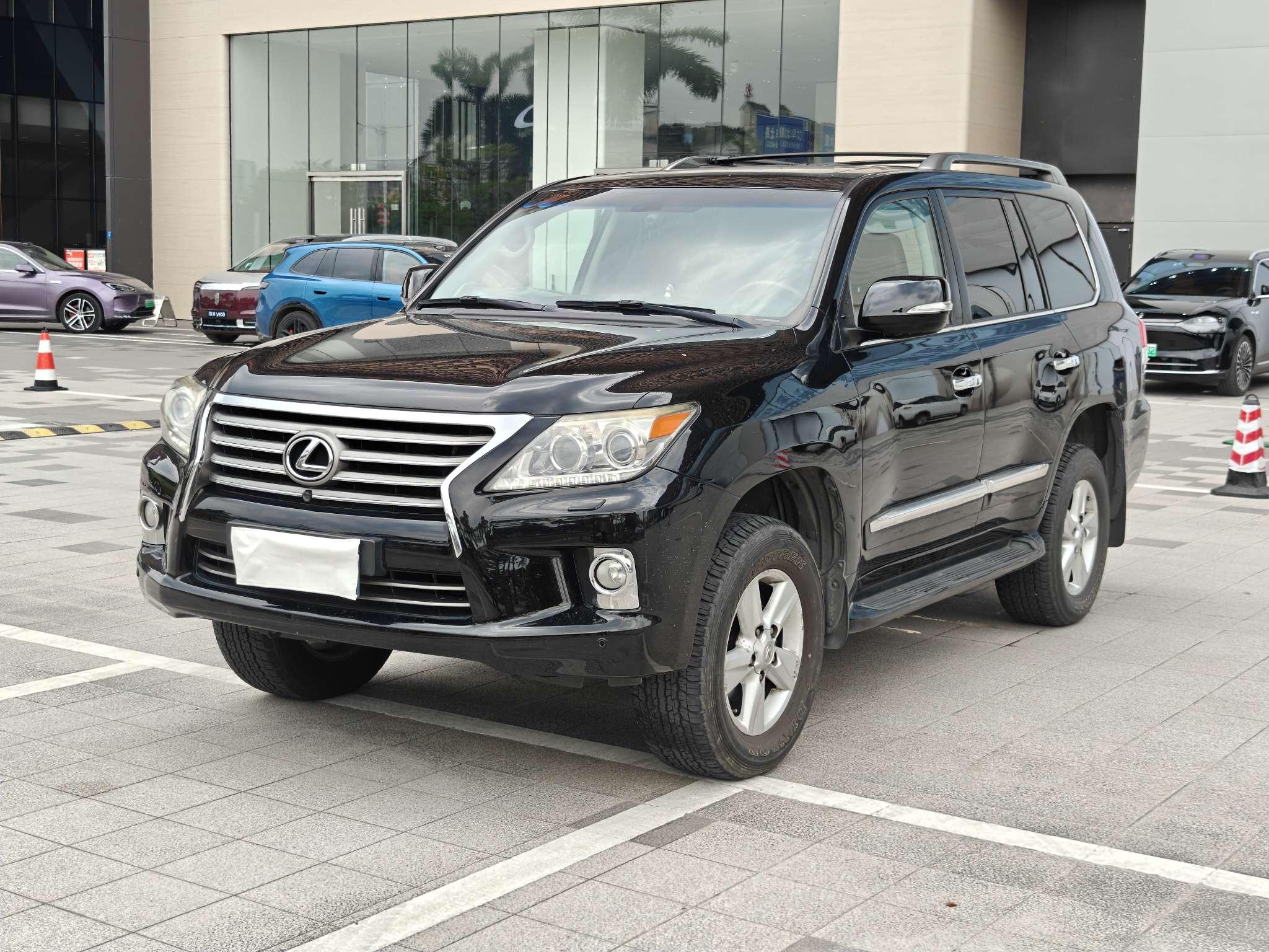 Lexus LX 2012 thumb 12