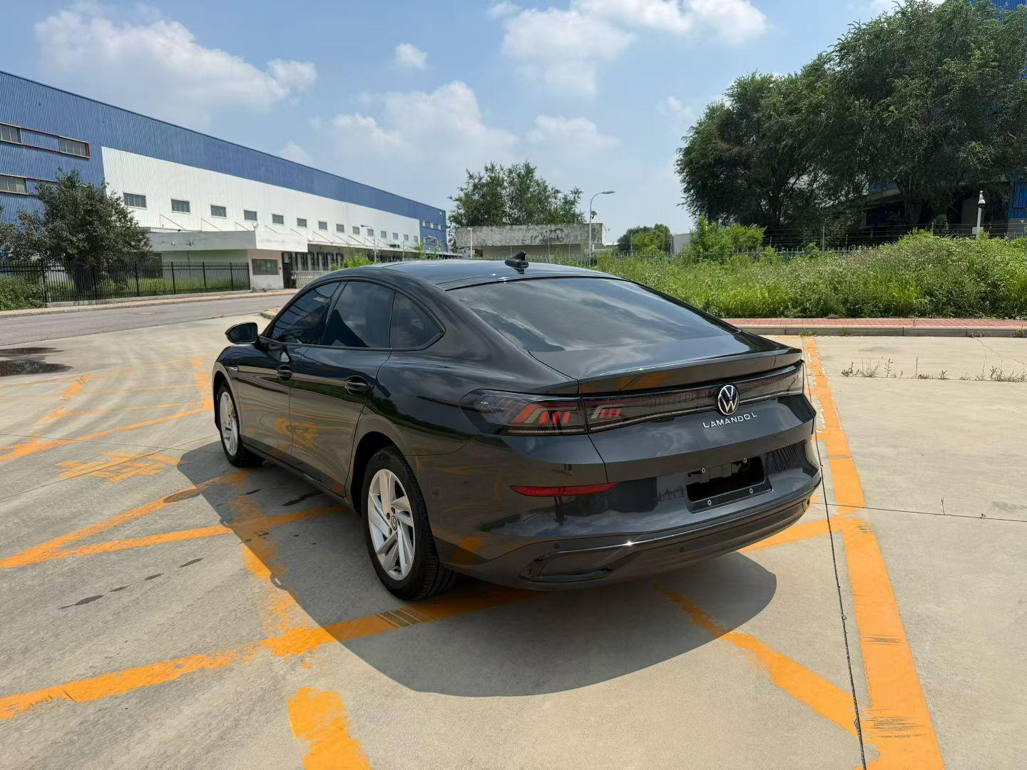 Volkswagen Lamando 2023 thumb 2