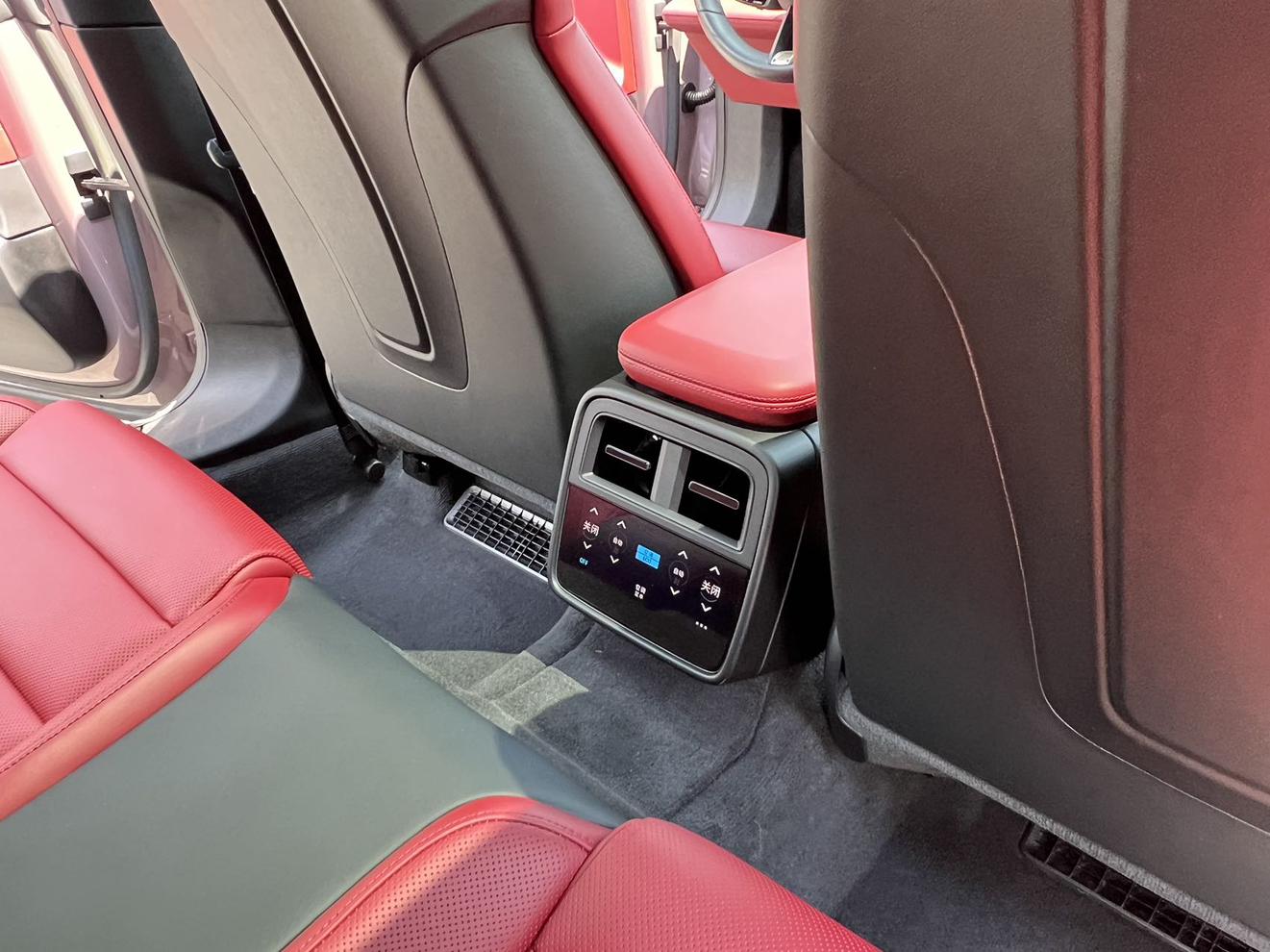 Porsche Taycan 2022 thumb 4