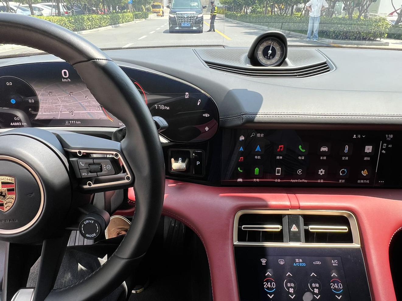 Porsche Taycan 2022 thumb 5