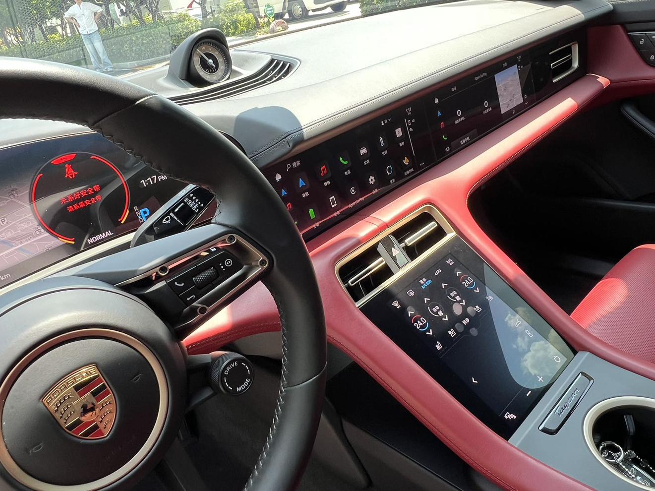 Porsche Taycan 2022 thumb 6