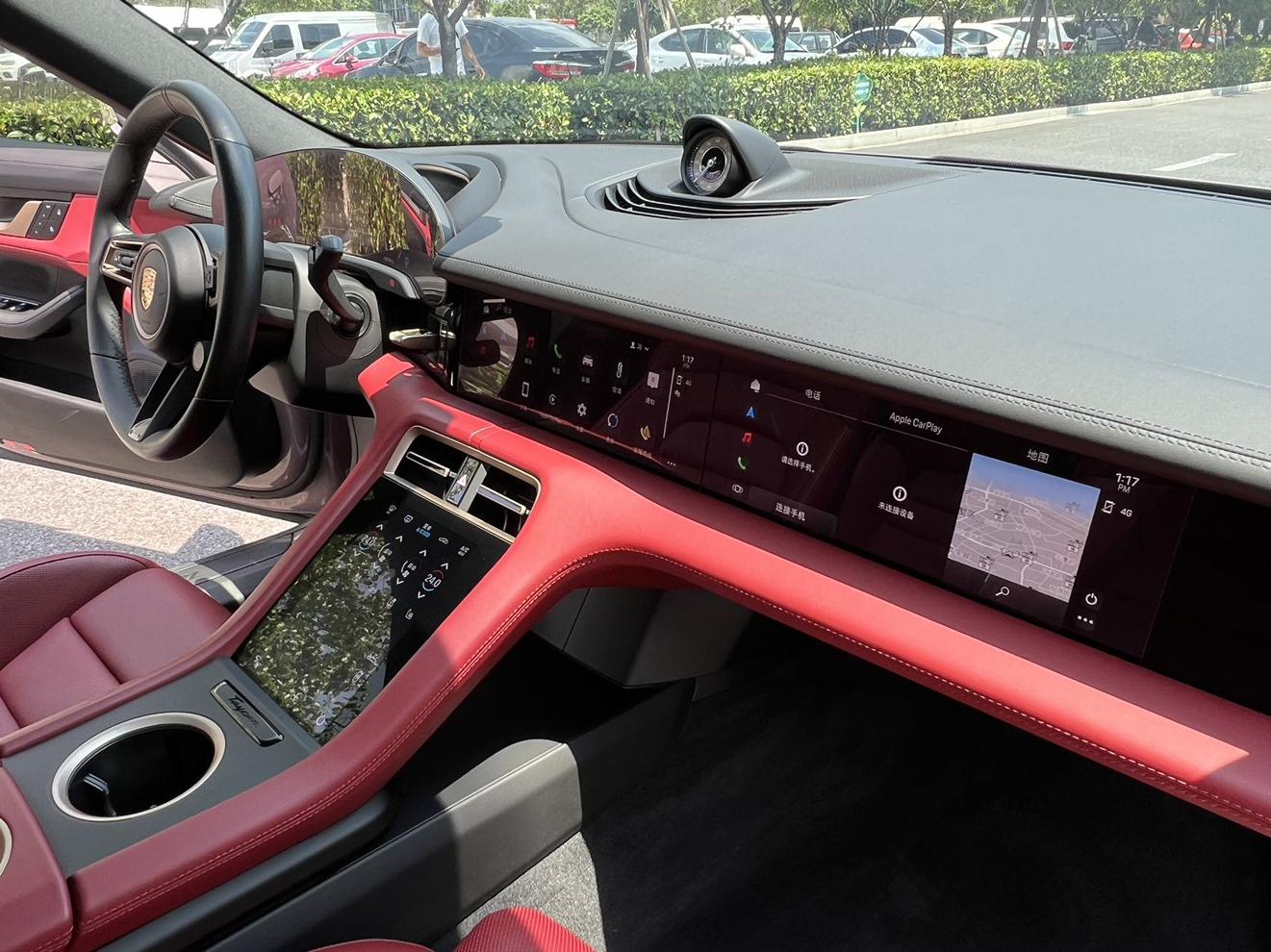 Porsche Taycan 2022 thumb 7