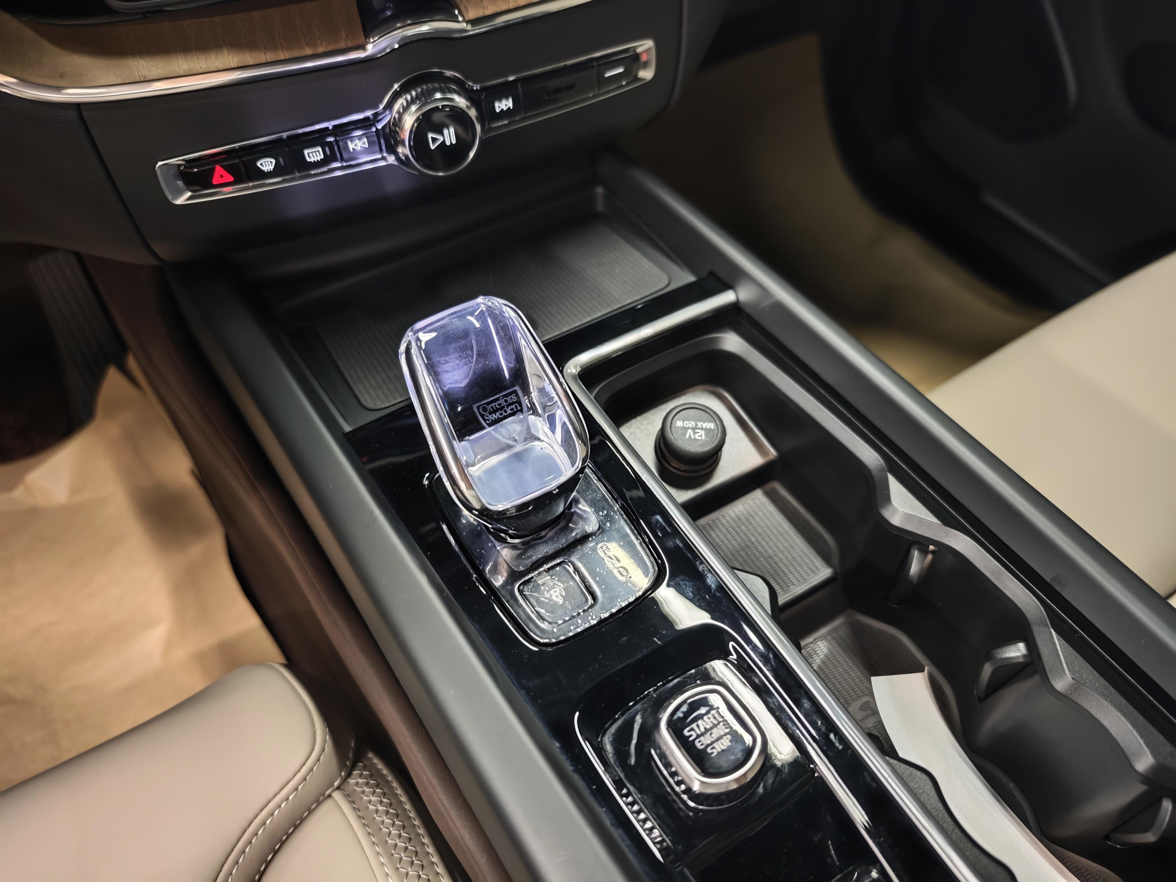 Volvo XC60 2025 thumb 6