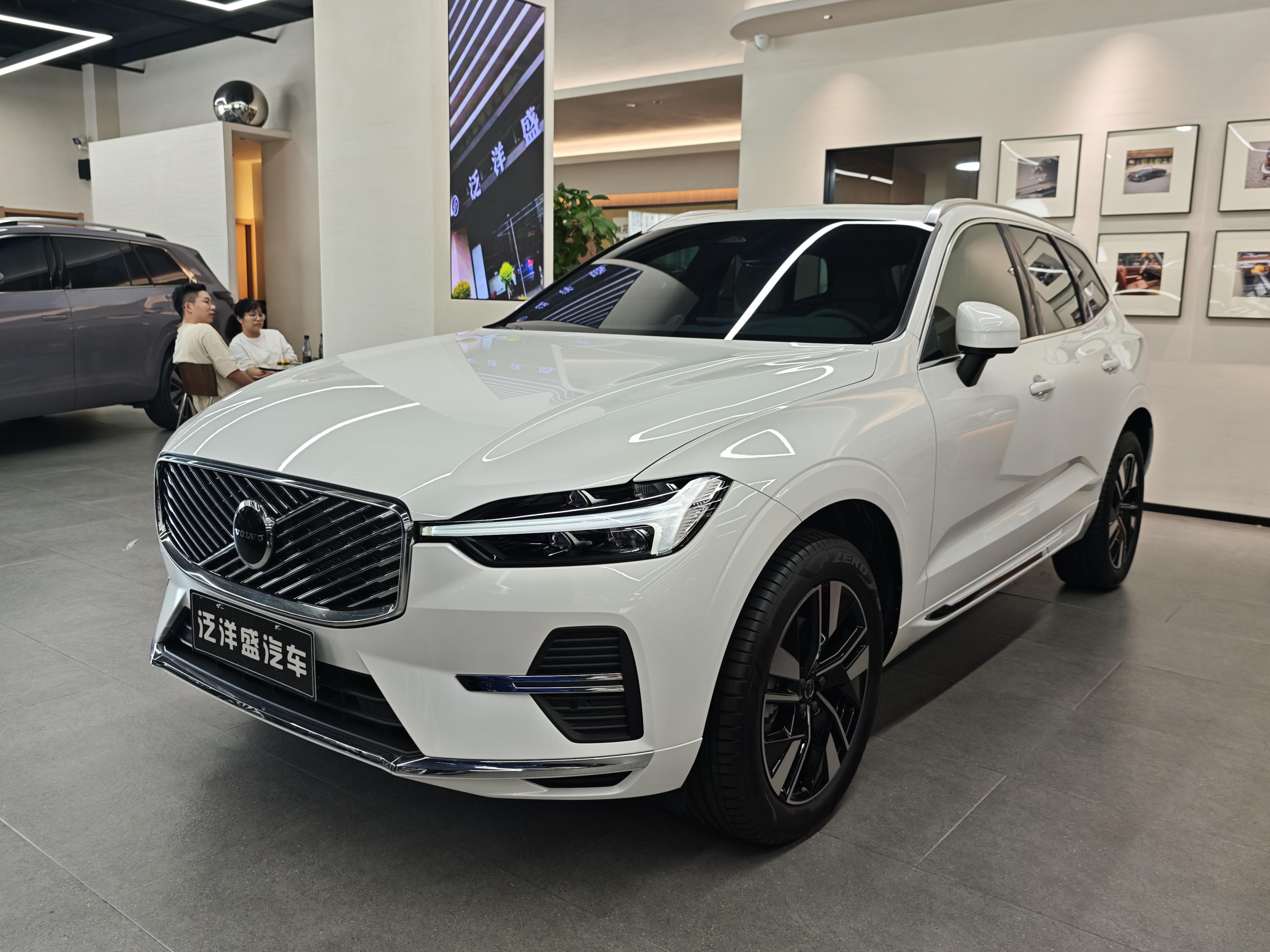 Volvo XC60 2025 thumb 9